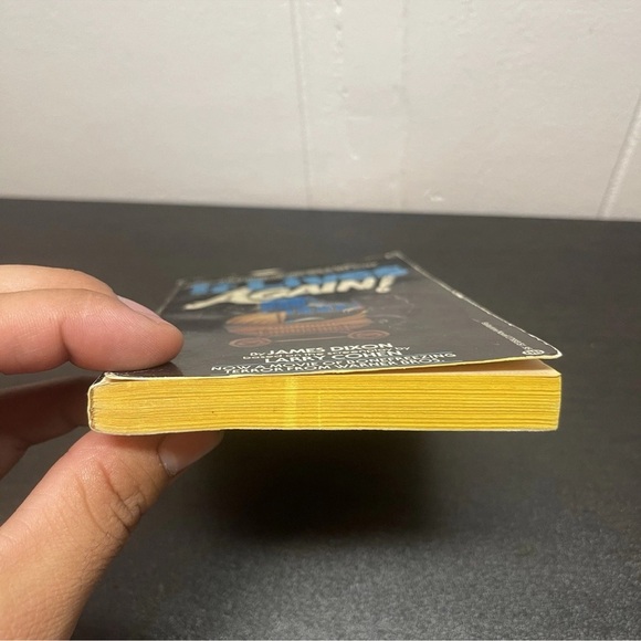 It Lives Again! by James Dixon - Paperback Horror Book - 1st Edition - Picture 5 of 8